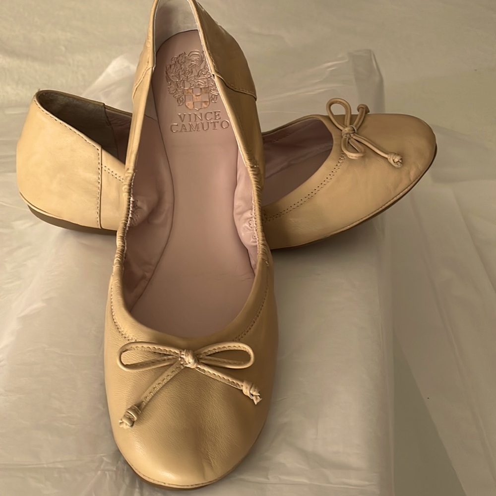 Vince Camaro light beige leather flats